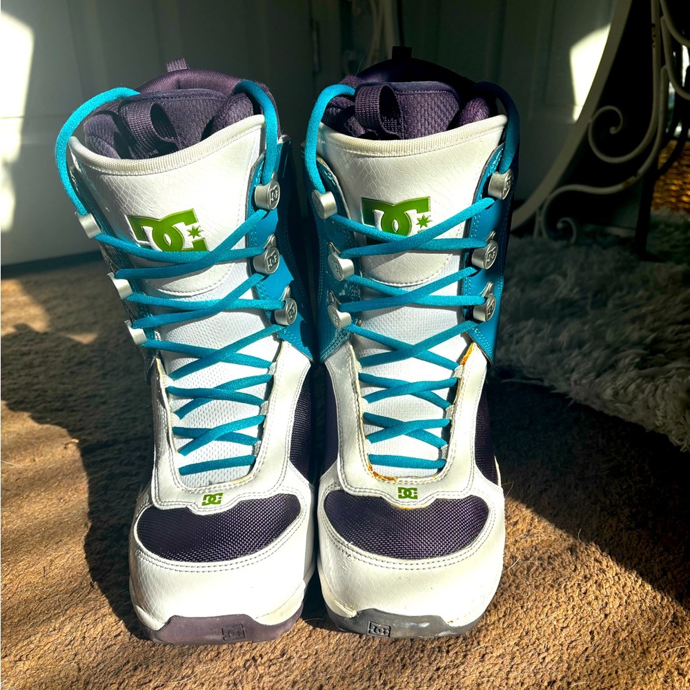 DC Snowboarding Shoes